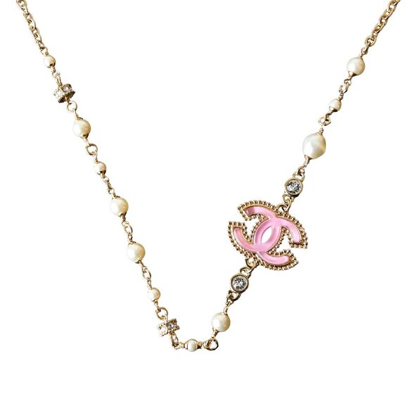 Chanel 24P Crystal Strass Resin CC With Pearl Necklace Pink Gold White - Picture 2 of 2